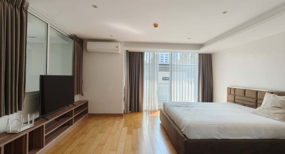 For rent 3 bedrooms condo in Watthana, Bangkok