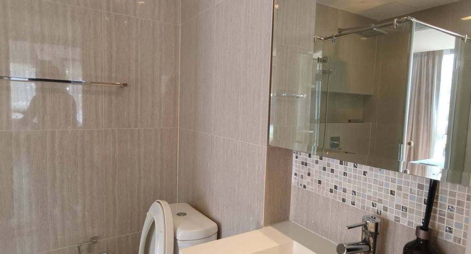 For rent 3 bedrooms condo in Watthana, Bangkok