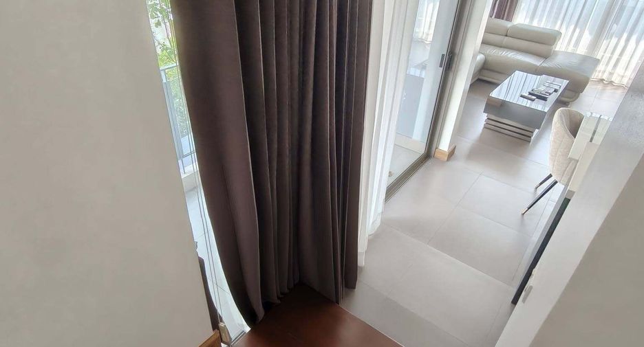 For rent 3 bedrooms condo in Watthana, Bangkok