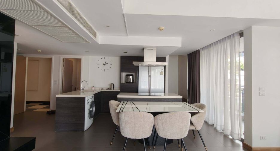 For rent 3 bedrooms condo in Watthana, Bangkok