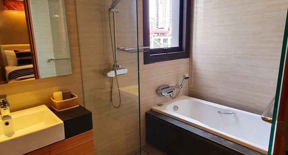 For rent 2 bedrooms apartment in Khlong Toei, Bangkok