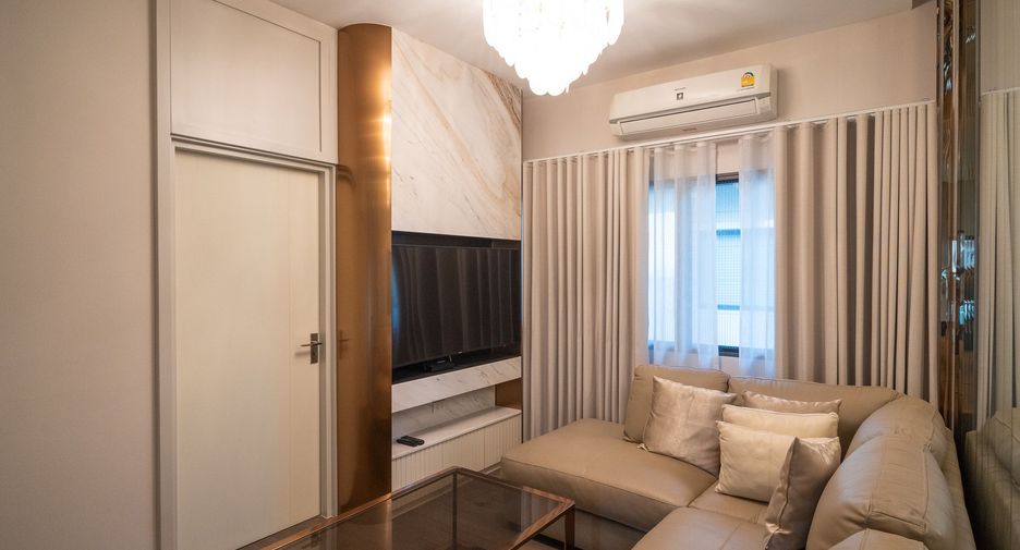 For rent 3 bedrooms house in Saphan Sung, Bangkok