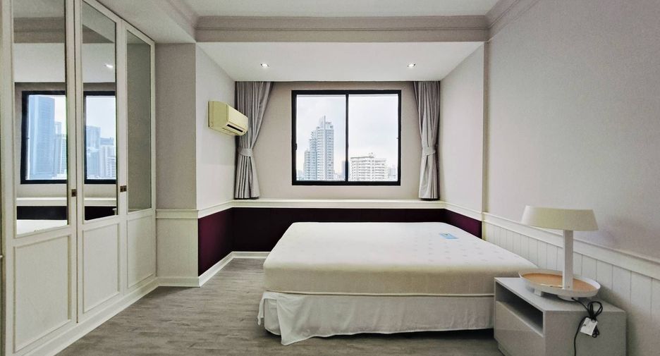 For rent 2 bedrooms condo in Watthana, Bangkok