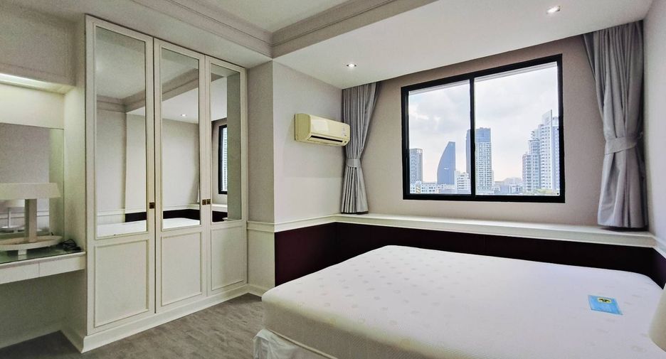 For rent 2 bedrooms condo in Watthana, Bangkok