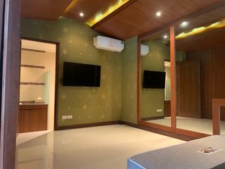 Villa zum Kauf mit 5 Zimmer in Thalang, Phuket