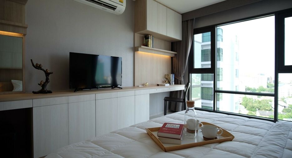 For rent 2 bedrooms condo in Khlong Toei, Bangkok