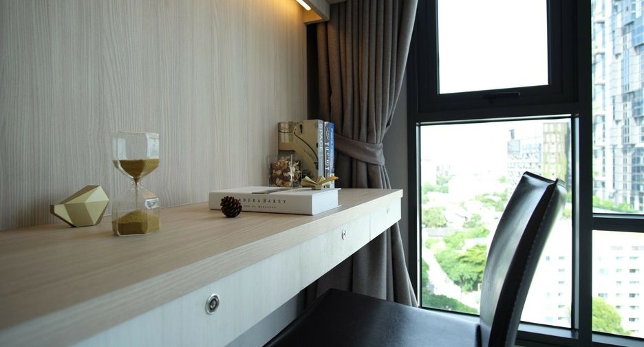 For rent 2 bedrooms condo in Khlong Toei, Bangkok
