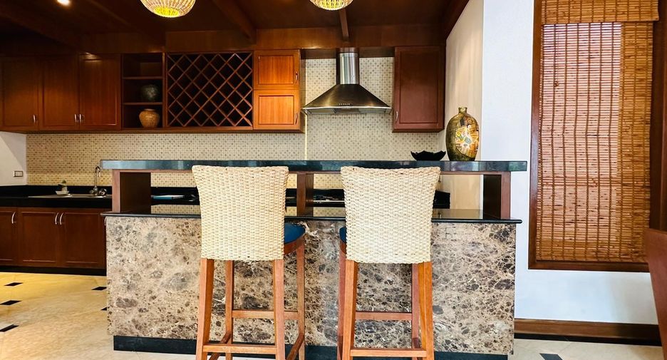 For rent 3 bedrooms villa in Mueang Phuket, Phuket
