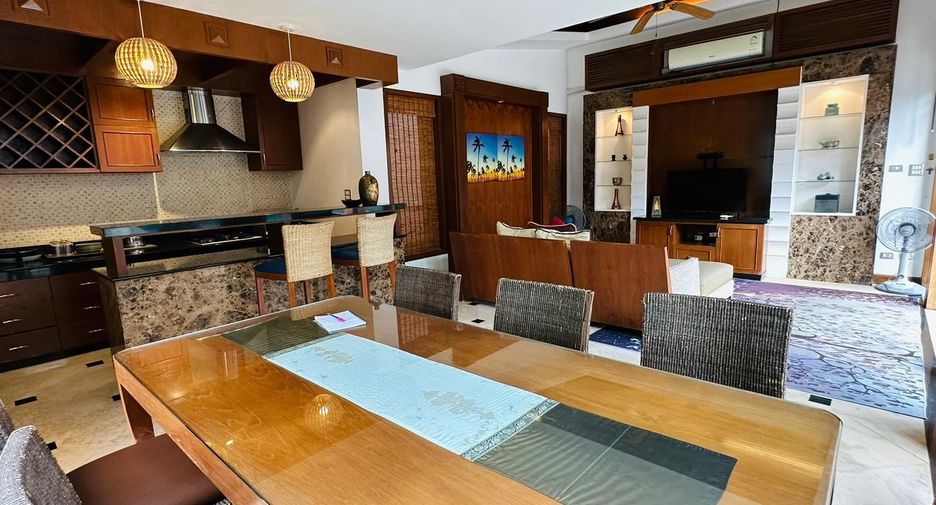 For rent 3 bedrooms villa in Mueang Phuket, Phuket