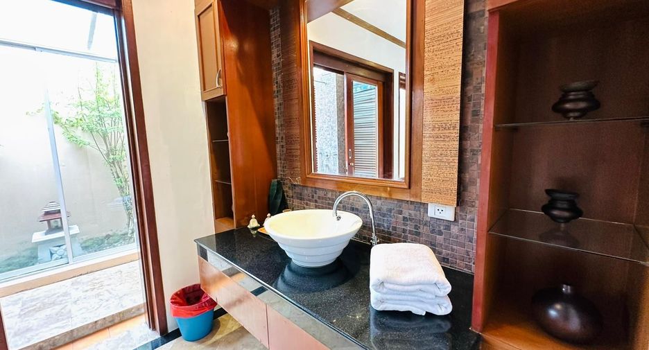 For rent 3 bedrooms villa in Mueang Phuket, Phuket