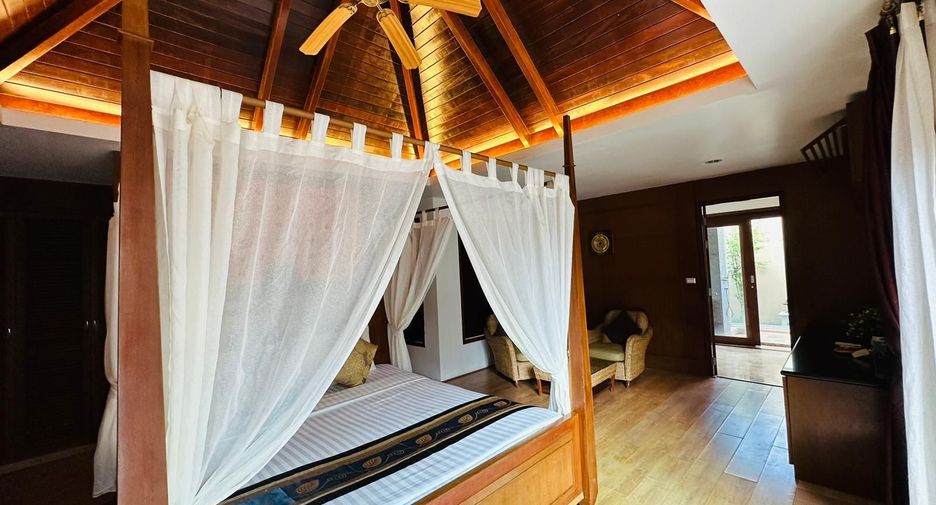 For rent 3 bedrooms villa in Mueang Phuket, Phuket