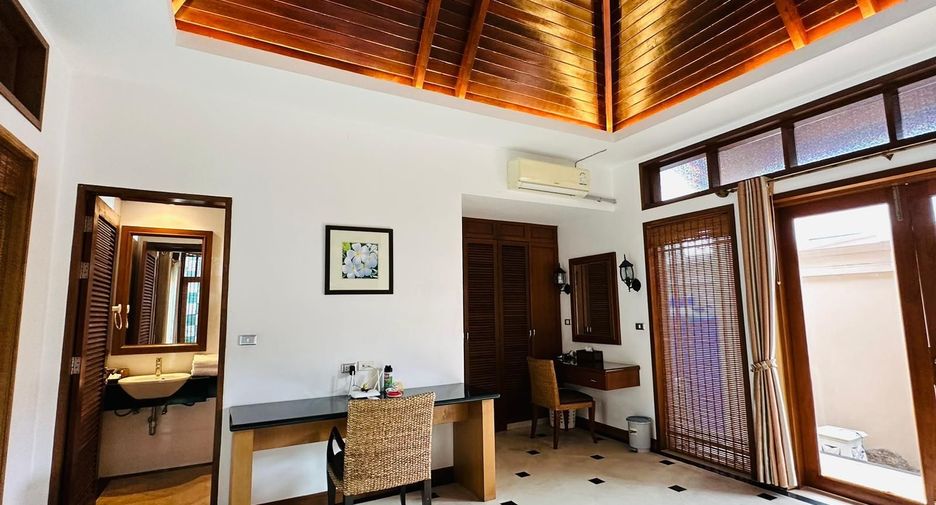 For rent 3 bedrooms villa in Mueang Phuket, Phuket