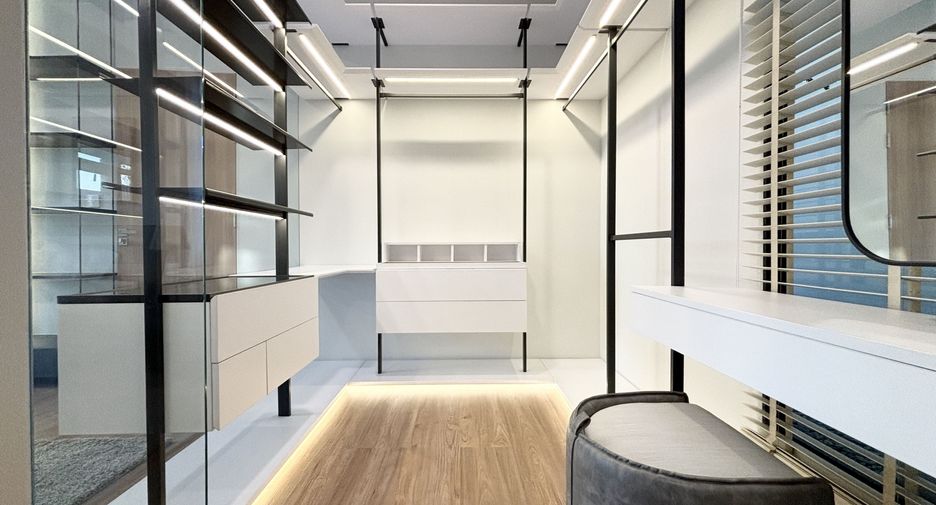Casa en alquiler de 4 habitaciones en Bang Phli, Samut Prakan