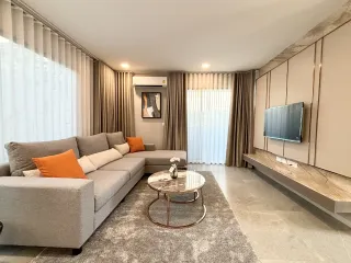 À louer 4 chambres maison à Bang Phli, Samut Prakan