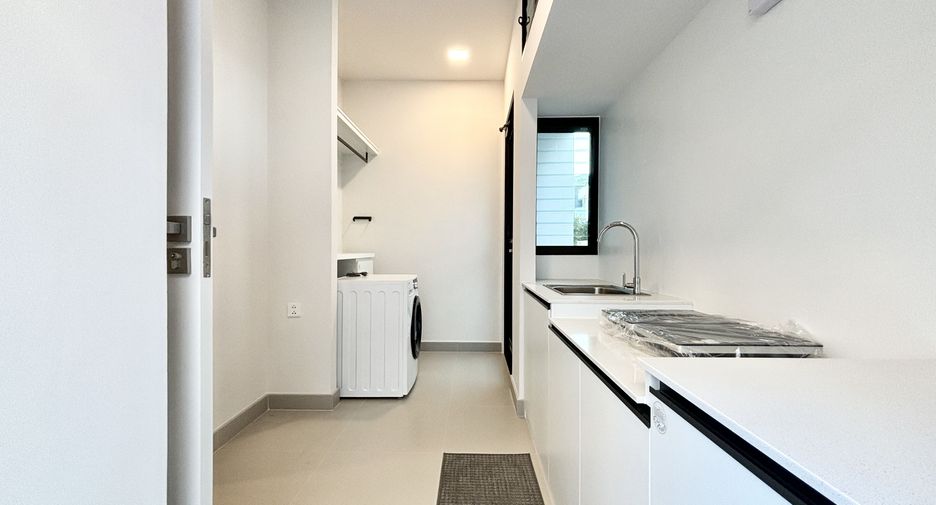Casa en alquiler de 4 habitaciones en Bang Phli, Samut Prakan