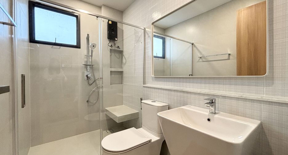 Casa en alquiler de 4 habitaciones en Bang Phli, Samut Prakan