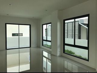 For rent 3 bedrooms house in Bang Khun Thian, Bangkok