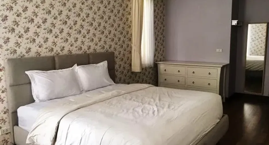For sale 2 bedrooms condo in Pathum Wan, Bangkok