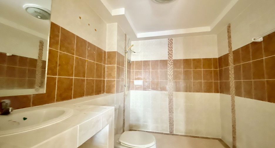 For sale 4 bedrooms house in Bang Khun Thian, Bangkok