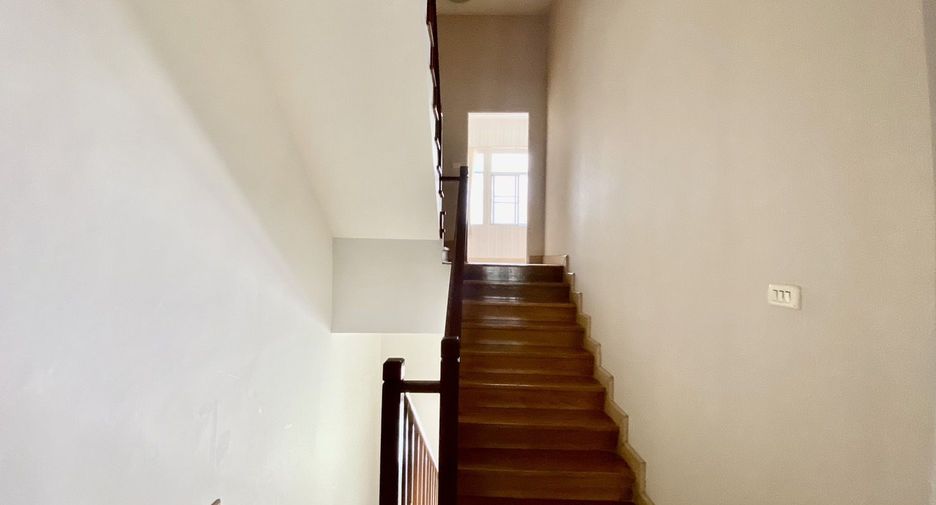 For sale 4 bedrooms house in Bang Khun Thian, Bangkok