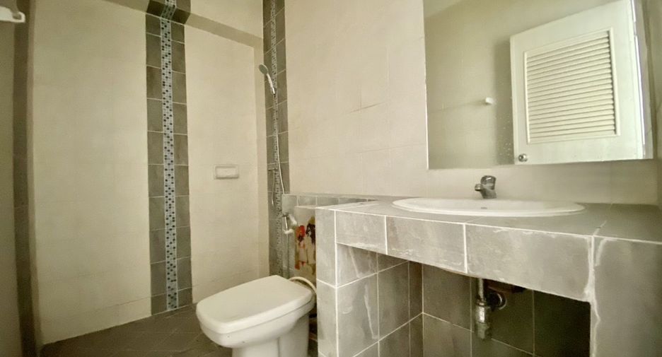 For sale 4 bedrooms house in Bang Khun Thian, Bangkok