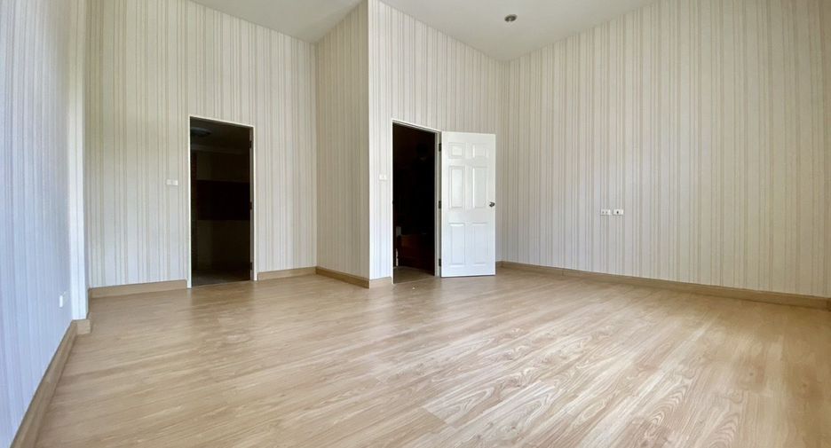 For sale 4 bedrooms house in Bang Khun Thian, Bangkok