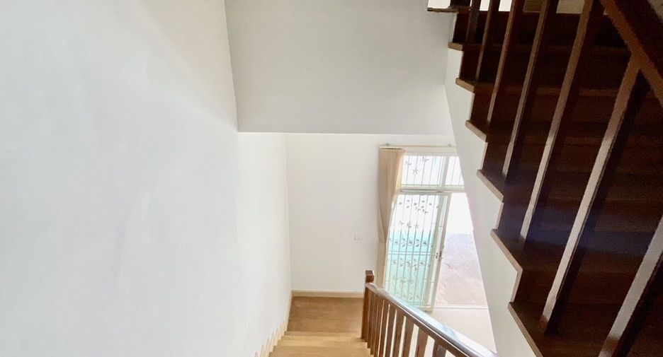 For sale 4 bedrooms house in Bang Khun Thian, Bangkok