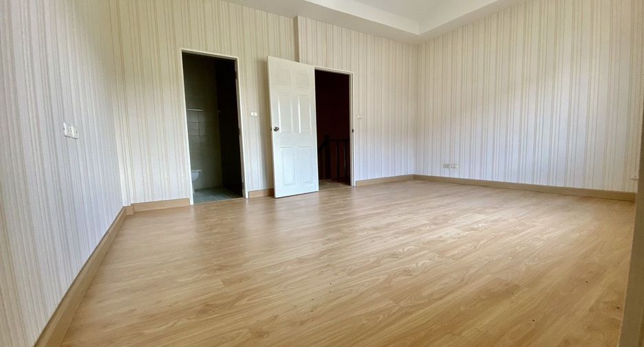 For sale 4 bedrooms house in Bang Khun Thian, Bangkok