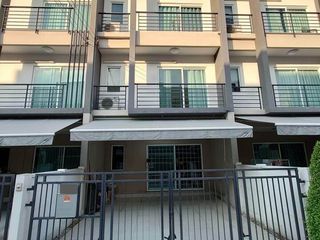 出售 和 出租 3 卧室 联排别墅 在 Suan Luang, 曼谷