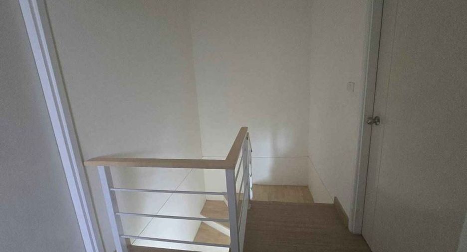 For rent 3 bedrooms townhouse in Thalang, Phuket