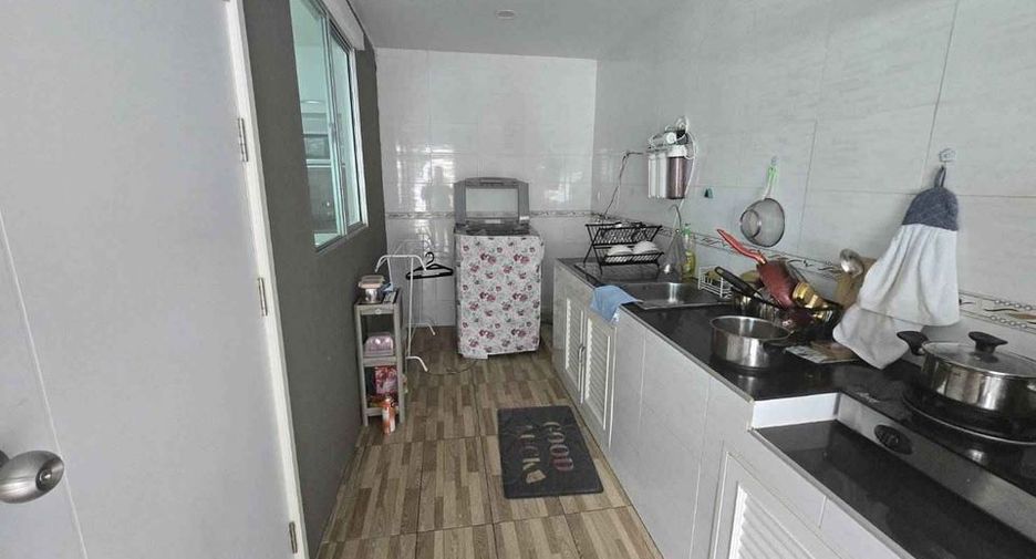 For rent 3 bedrooms townhouse in Thalang, Phuket