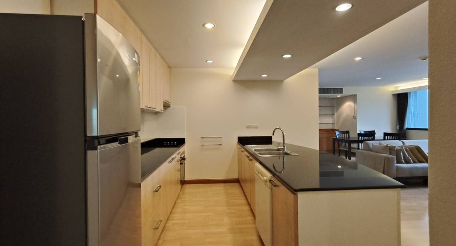 For rent 2 bedrooms apartment in Pathum Wan, Bangkok
