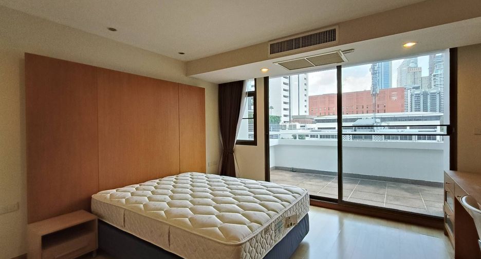 For rent 2 bedrooms apartment in Pathum Wan, Bangkok