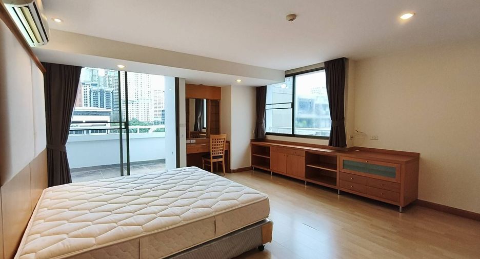 For rent 2 bedrooms apartment in Pathum Wan, Bangkok