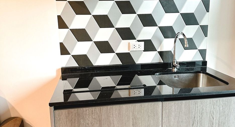 For rent 1 bed condo in Watthana, Bangkok