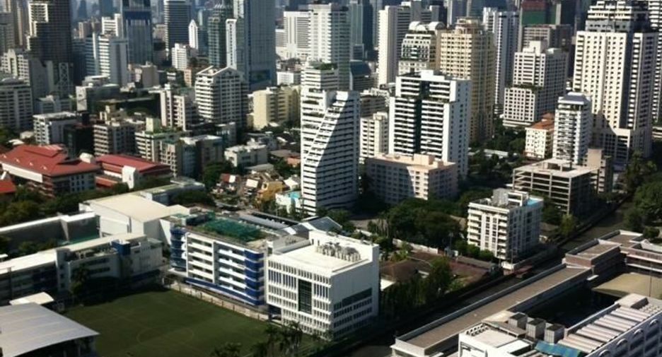 For rent 1 bed condo in Watthana, Bangkok