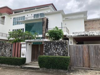 À vendre 4 chambres villa à Mueang Phuket, Phuket