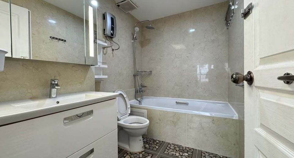 Wohnung zur Miete mit 3 Zimmer in Khlong Toei, Bangkok