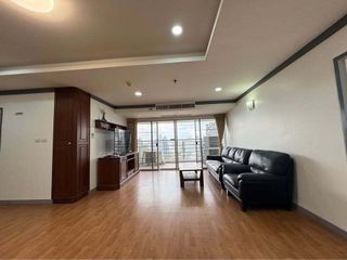 Wohnung zur Miete mit 3 Zimmer in Khlong Toei, Bangkok