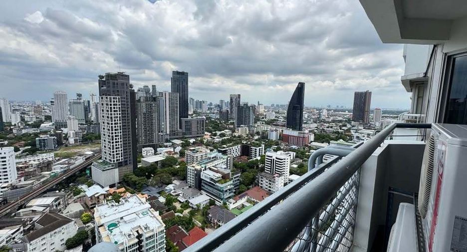 Wohnung zur Miete mit 3 Zimmer in Khlong Toei, Bangkok