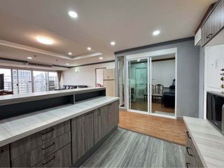 Wohnung zur Miete mit 3 Zimmer in Khlong Toei, Bangkok