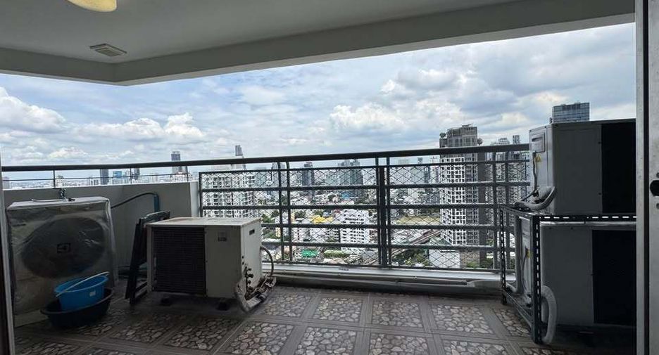 Wohnung zur Miete mit 3 Zimmer in Khlong Toei, Bangkok