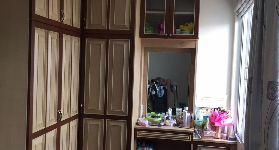 Casa adosada en venta de 3 habitaciones en Chatuchak, Bangkok