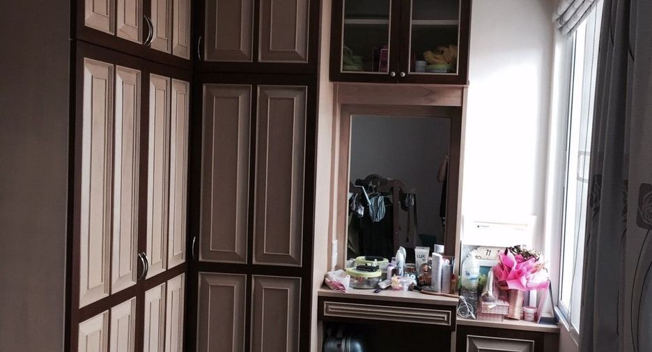 Casa adosada en venta de 3 habitaciones en Chatuchak, Bangkok