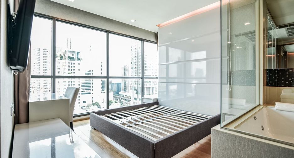 For rent 2 bedrooms condo in Sathon, Bangkok