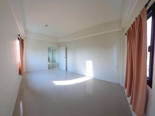 Casa en alquiler de 3 habitaciones en Bueng Kum, Bangkok
