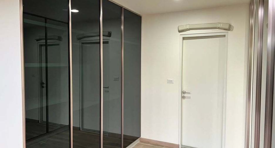 Casa adosada en venta de 3 habitaciones en Yan Nawa, Bangkok