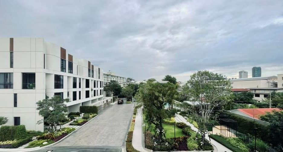 Casa adosada en venta de 3 habitaciones en Yan Nawa, Bangkok