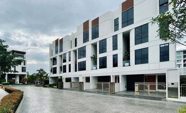 For sale 3 bedrooms townhouse in Yan Nawa, Bangkok