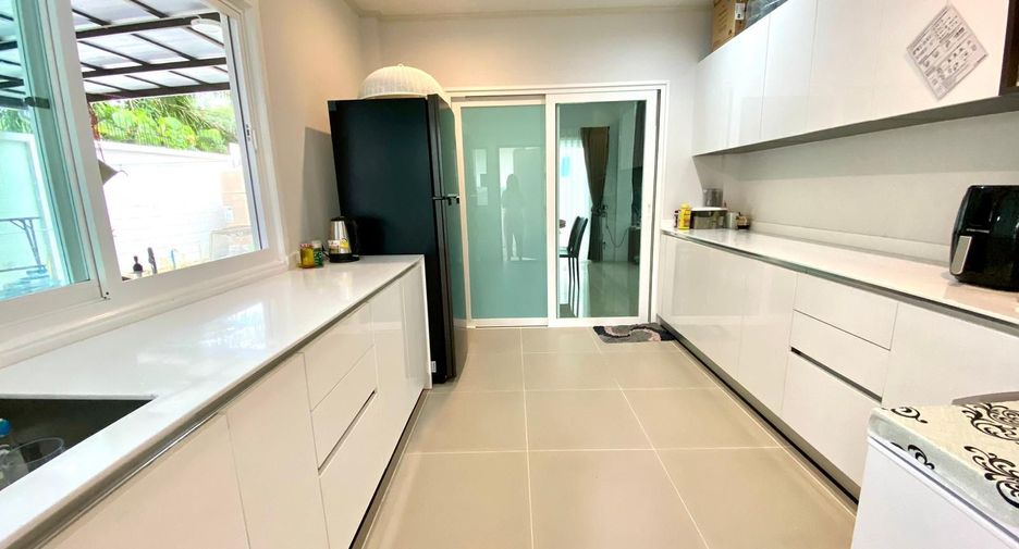 For rent 5 bedrooms house in Thalang, Phuket